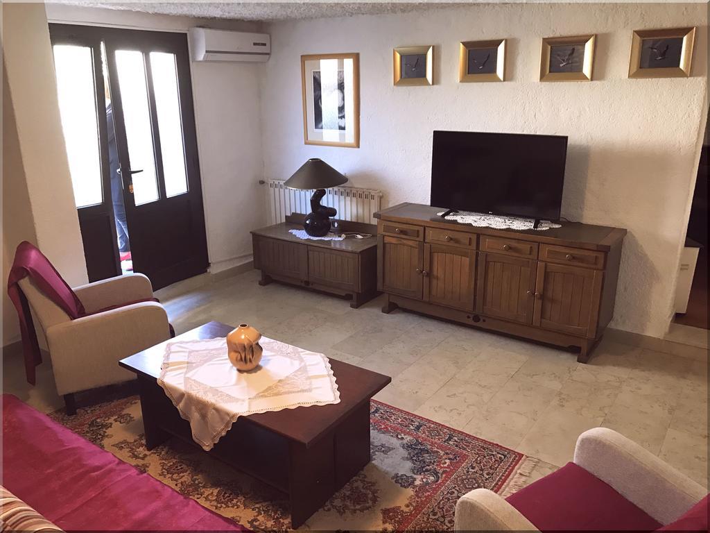 Apartment Velina *